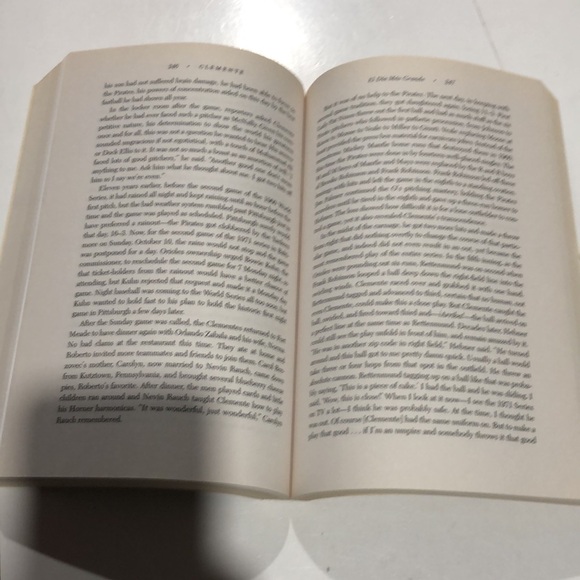 Clemente The Passion and Grace of Baseball’s Last Hero by David Maraniss book - Picture 6 of 6